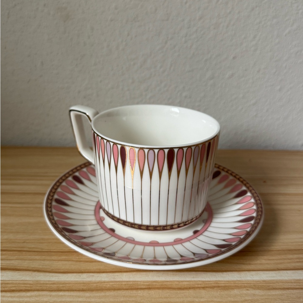 Grace teawear - taupe mauve blush teardrop design tea cup saucer and creamer - Picture 3 of 7